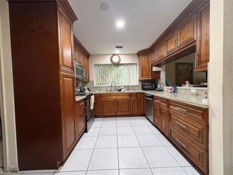 1091 NW 78th Terrace Plantation FL 33322