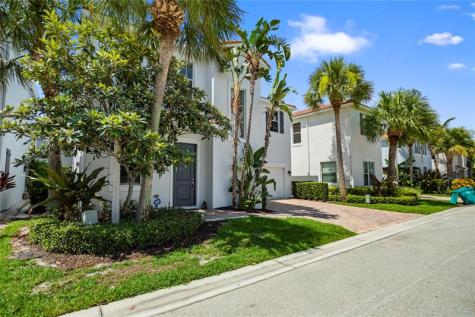 450 Greensboro Way Boynton Beach FL 33435
