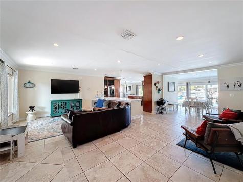 370 SE 12th Avenue Pompano Beach FL 33060