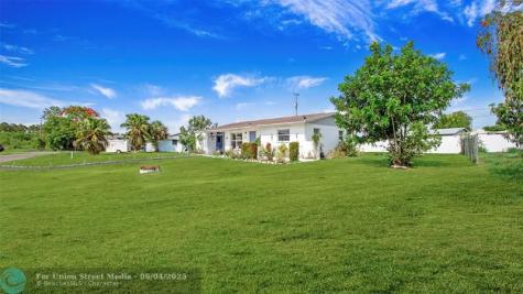 515 York Road Lehigh Acres FL 33936