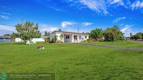 515 York Road Lehigh Acres FL 33936