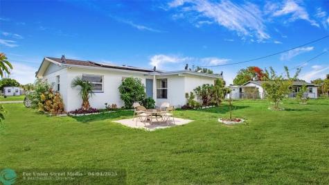 515 York Road Lehigh Acres FL 33936