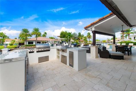 3091 NE 42nd Street Fort Lauderdale FL 33308-____