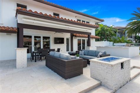 3091 NE 42nd Street Fort Lauderdale FL 33308-____
