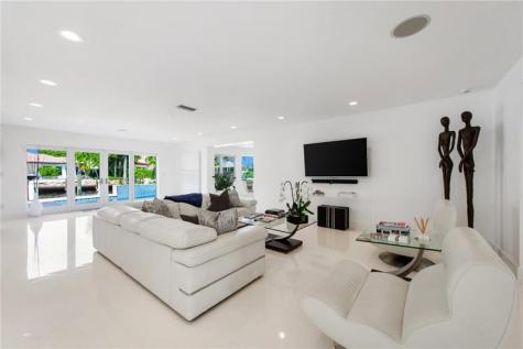 3091 NE 42nd Street Fort Lauderdale FL 33308-____