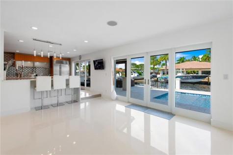 3091 NE 42nd Street Fort Lauderdale FL 33308-____