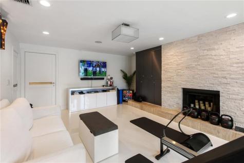 3091 NE 42nd Street Fort Lauderdale FL 33308-____