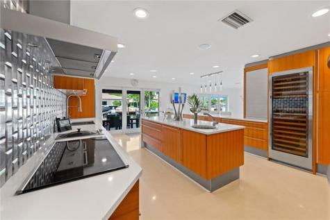 3091 NE 42nd Street Fort Lauderdale FL 33308-____