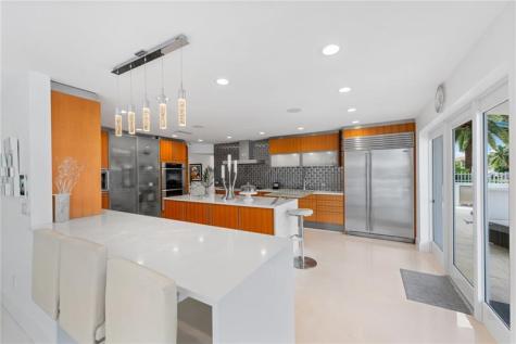 3091 NE 42nd Street Fort Lauderdale FL 33308-____