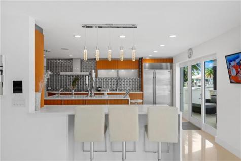 3091 NE 42nd Street Fort Lauderdale FL 33308-____