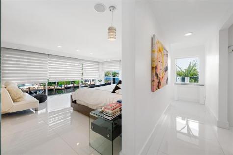 3091 NE 42nd Street Fort Lauderdale FL 33308-____
