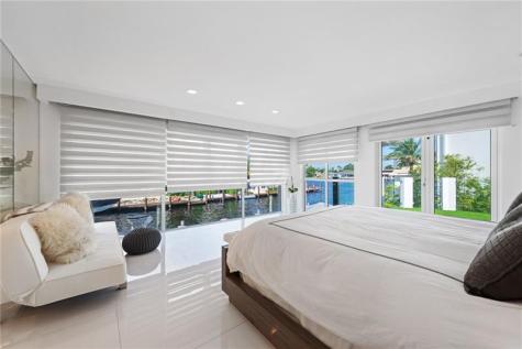 3091 NE 42nd Street Fort Lauderdale FL 33308-____