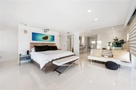 3091 NE 42nd Street Fort Lauderdale FL 33308-____