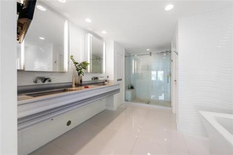 3091 NE 42nd Street Fort Lauderdale FL 33308-____