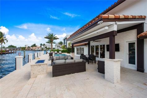 3091 NE 42nd Street Fort Lauderdale FL 33308-____