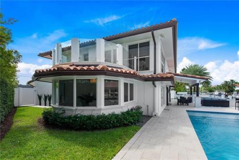 3091 NE 42nd Street Fort Lauderdale FL 33308-____