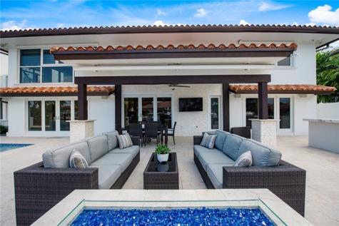 3091 NE 42nd Street Fort Lauderdale FL 33308-____