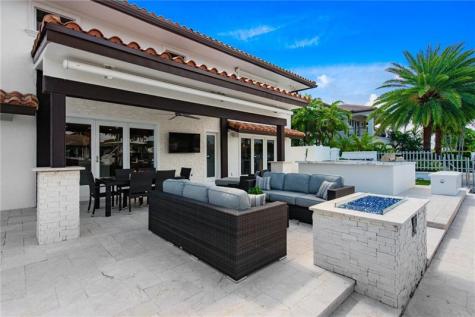 3091 NE 42nd Street Fort Lauderdale FL 33308-____