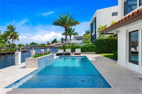 3091 NE 42nd Street Fort Lauderdale FL 33308-____