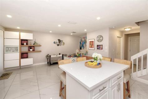 621 Lakeshore Terrace Davie FL 33325