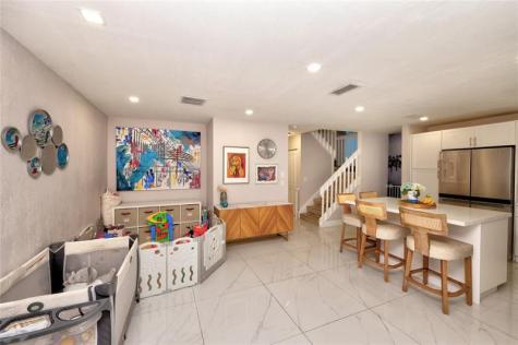 621 Lakeshore Terrace Davie FL 33325