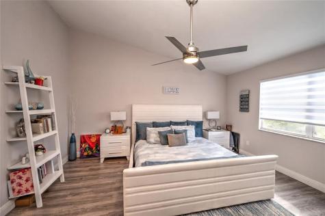 621 Lakeshore Terrace Davie FL 33325