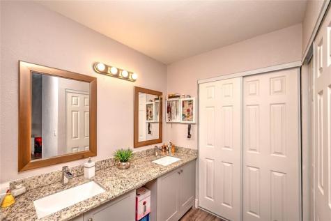 621 Lakeshore Terrace Davie FL 33325
