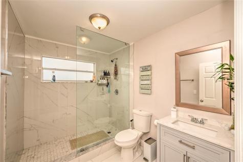 621 Lakeshore Terrace Davie FL 33325
