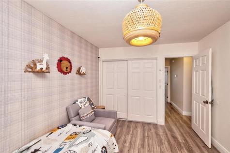 621 Lakeshore Terrace Davie FL 33325