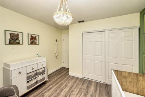 621 Lakeshore Terrace Davie FL 33325