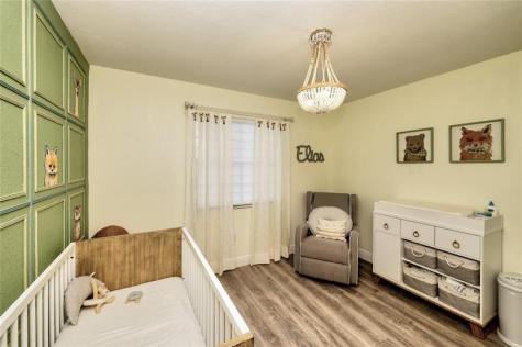621 Lakeshore Terrace Davie FL 33325