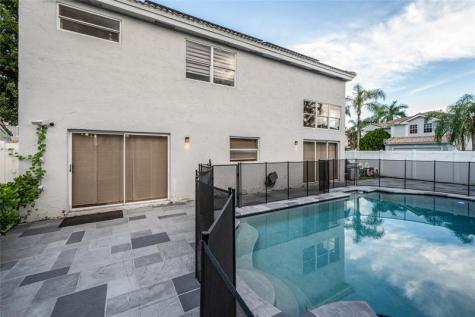 621 Lakeshore Terrace Davie FL 33325
