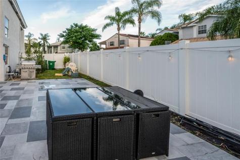 621 Lakeshore Terrace Davie FL 33325