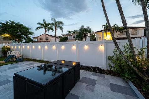621 Lakeshore Terrace Davie FL 33325
