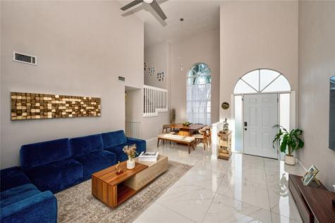 621 Lakeshore Terrace Davie FL 33325