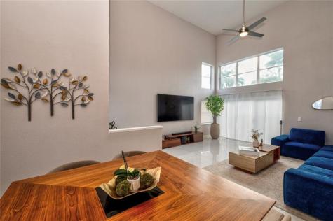 621 Lakeshore Terrace Davie FL 33325