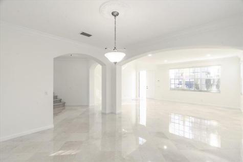 2543 Hunters Run Way Weston FL 33327