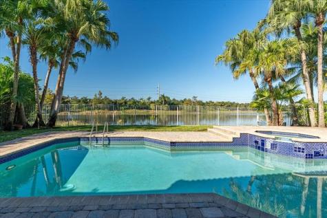 2543 Hunters Run Way Weston FL 33327