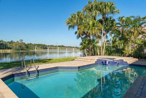 2543 Hunters Run Way Weston FL 33327