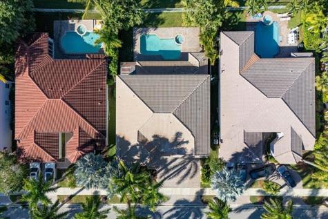 2543 Hunters Run Way Weston FL 33327