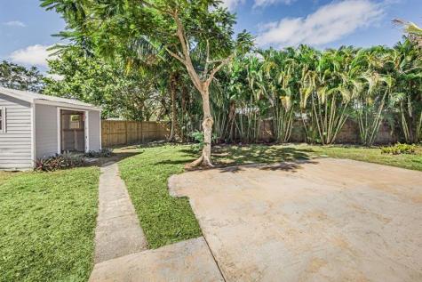 300 Riomar Drive Port St Lucie FL 34952