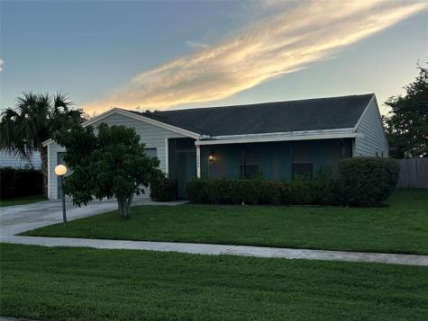 5067 Canal Circle E Lake Worth FL 33467