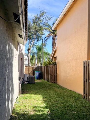 5171 NW 87th Terrace Lauderhill FL 33351