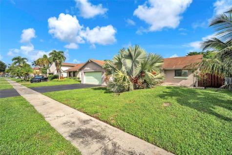 8621 NW 46th Court Lauderhill FL 33351