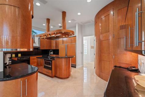 2551 NE 31st Court Lighthouse Point FL 33064