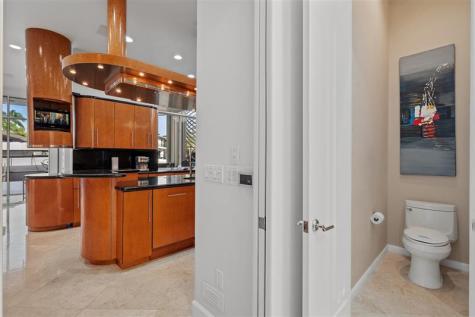 2551 NE 31st Court Lighthouse Point FL 33064