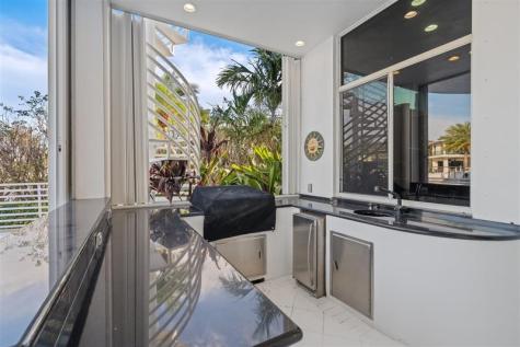 2551 NE 31st Court Lighthouse Point FL 33064
