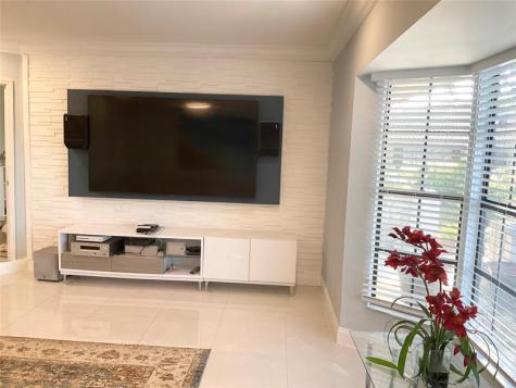 10477 NW 4th Street Coral Springs FL 33071