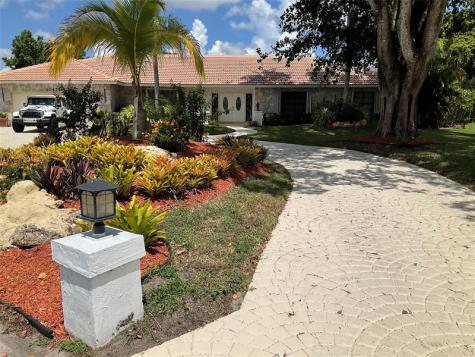 10477 NW 4th Street Coral Springs FL 33071