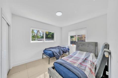 16010 NE 5th Avenue Miami FL 33162